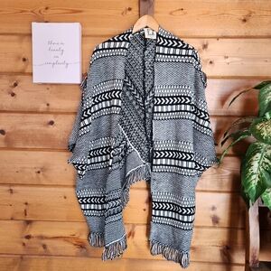 PPLA Clothing Kimono Cardigan Knit Shawl Tribal Aztec Boho Fringe Chevron Sz S/M
